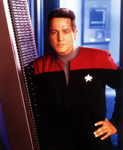 Star Trek Gallery - chakotay_s3a.jpg