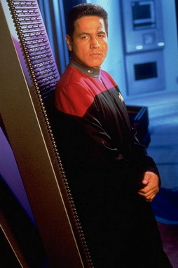 Star Trek Gallery - chakotay_s3c.jpg