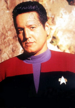 Star Trek Gallery - chakotay_s5b.jpg