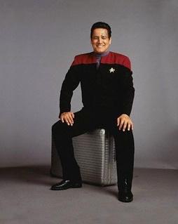 Star Trek Gallery - chakotay_tvg1.jpg