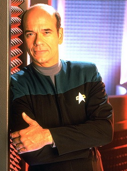 Star Trek Gallery - doctor_s3b.jpg