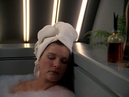 Star Trek Gallery - q2_131.jpg